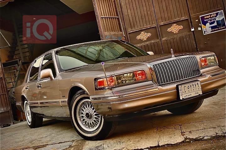 Lincoln Town Car
